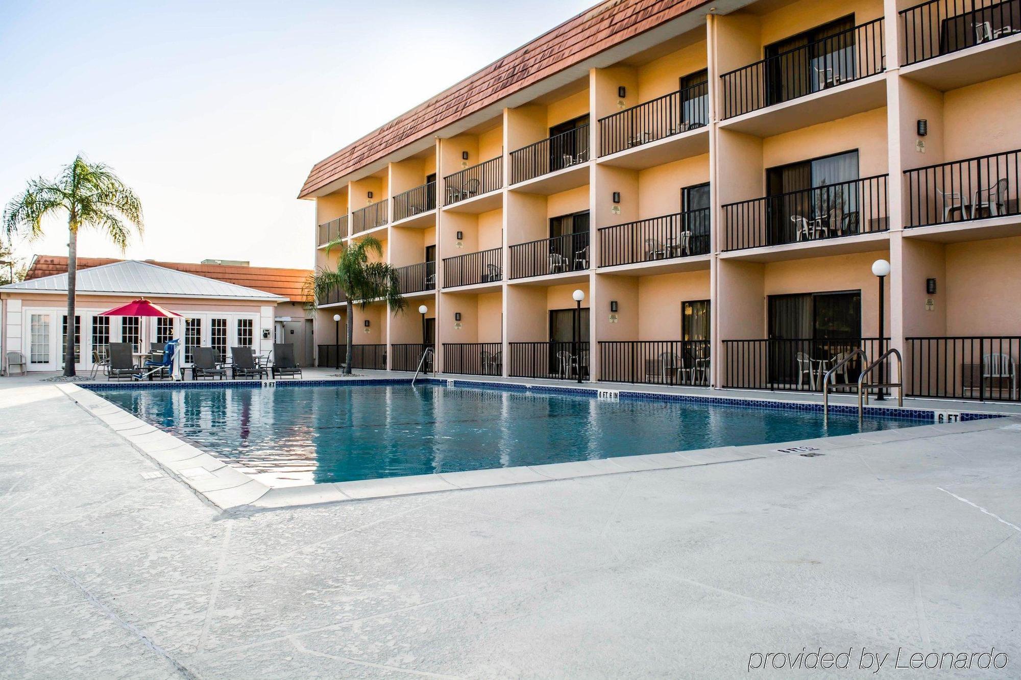 Baymont By Wyndham Bonita Springs Hotel Exterior foto