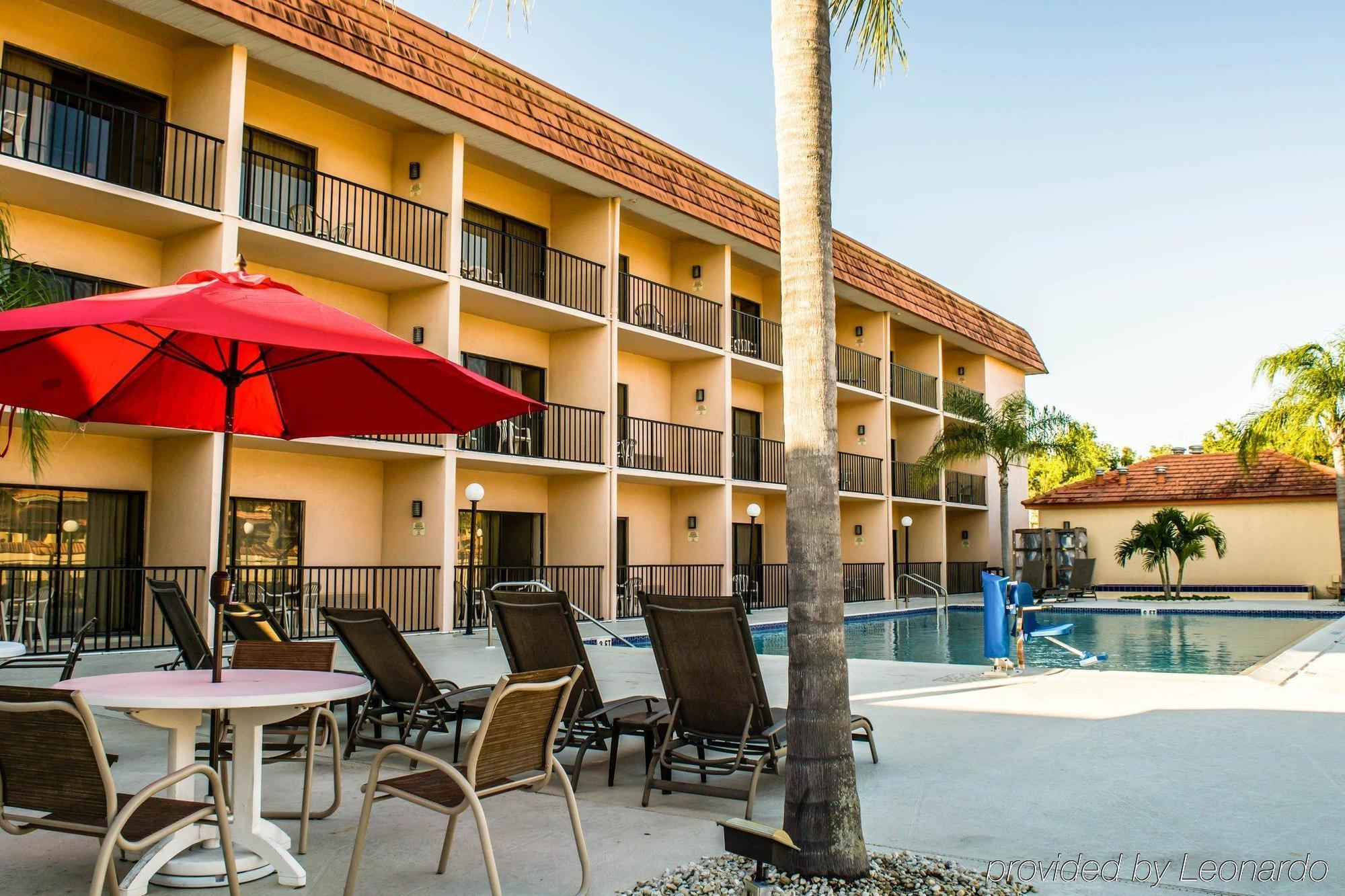 Baymont By Wyndham Bonita Springs Hotel Exterior foto
