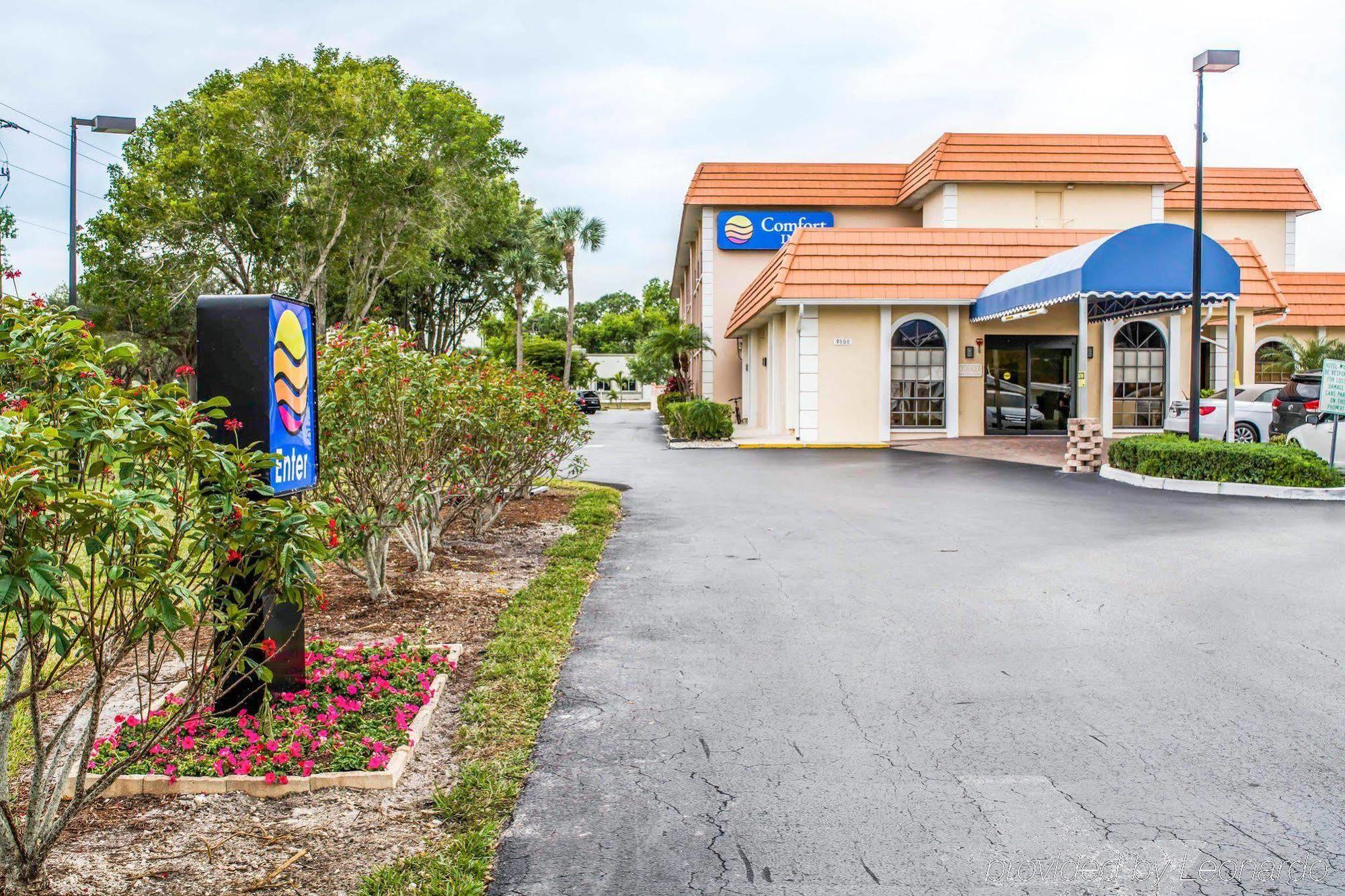 Baymont By Wyndham Bonita Springs Hotel Exterior foto