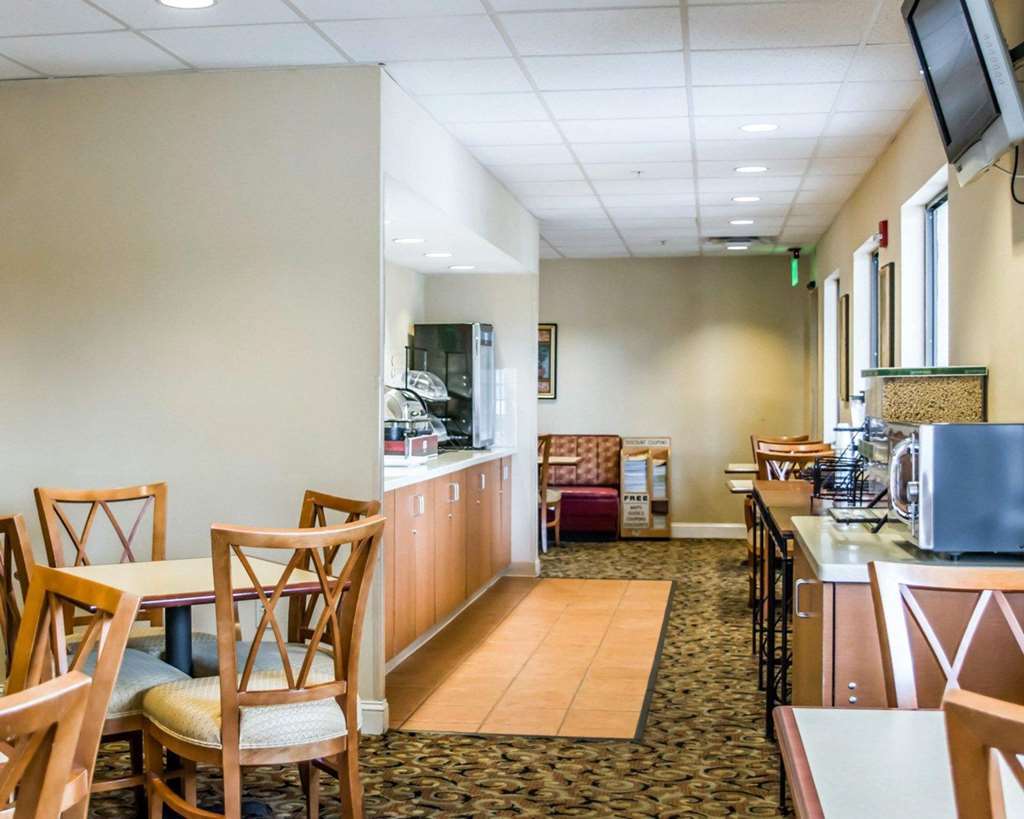 Baymont By Wyndham Bonita Springs Hotel Restaurante foto