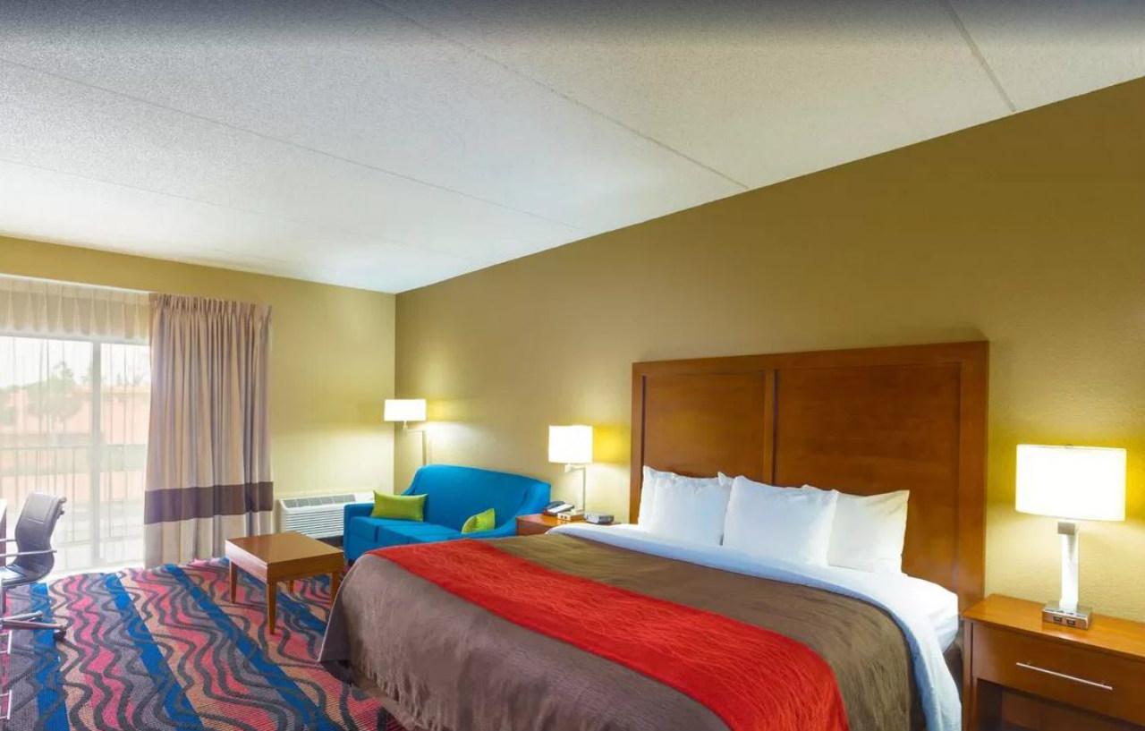 Baymont By Wyndham Bonita Springs Hotel Exterior foto